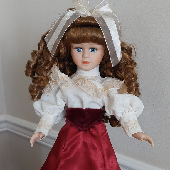Porcelain Doll 16.5 in - Picture 2 of 7